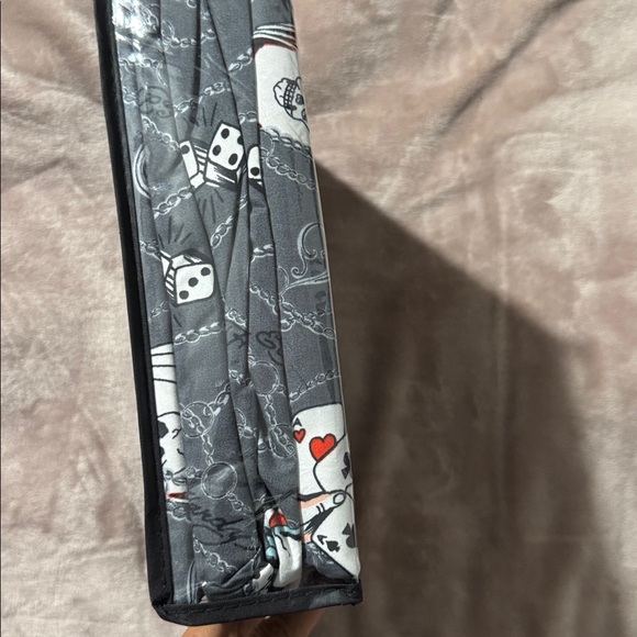 Ed Hardy 6-Piece Queen Sheet Set w/ a grey background of chains & other tattoos - Picture 9 of 10